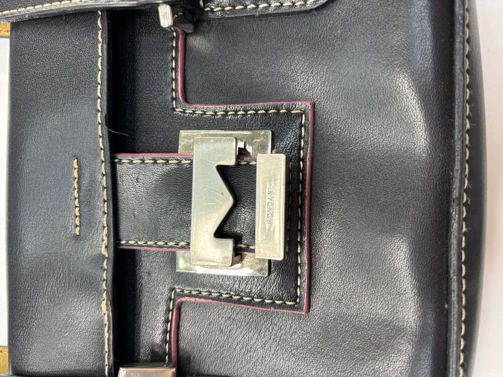 Mondani Black Leather Shoulder Bag with Silver-Tone Buckle - Picture 4 of 9